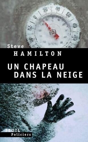 un chapeau dans la neige  