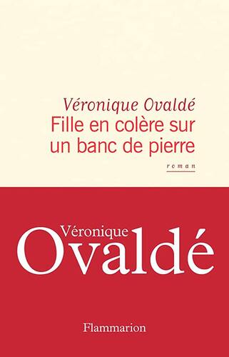 Couverture: fille en colère sur un banc de pierre fille en colère sur un banc de pierre